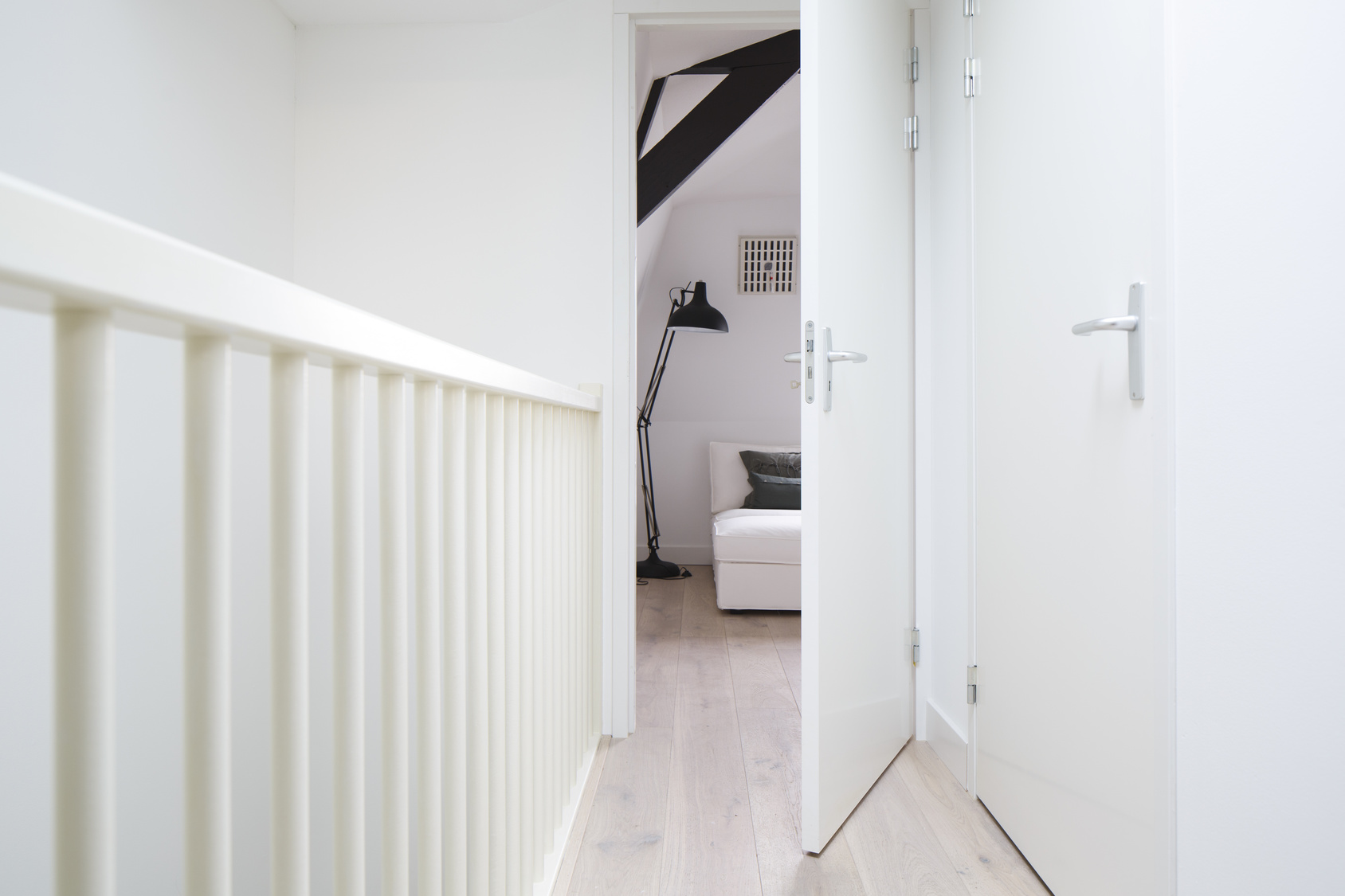 modern white apartment in amsterdam